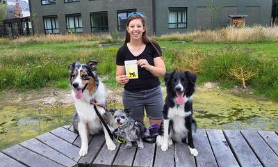 Lauren met dierensticker